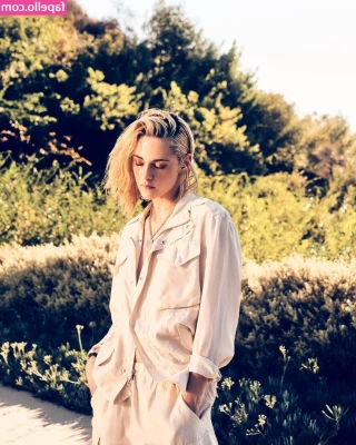 Kristen Stewart [ kristen-stewart ] - What are some of your favourite type of photos