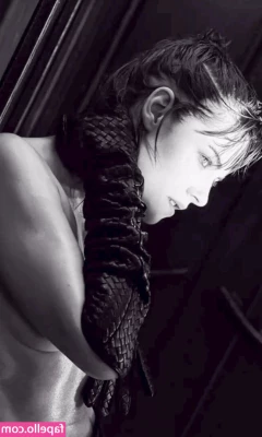 Kristen Stewart [ kristen-stewart ] - I love to bounce on a hard cock
