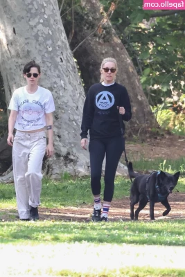 Kristen Stewart [ kristen-stewart ] - @getyourfixx looking back at her husband while she rides 🅱🅱🅲