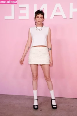 Kristen Stewart [ kristen-stewart ] - Guten Morgen ihr Schnuckis  habt ekn geiles langes Oster Wochenende
