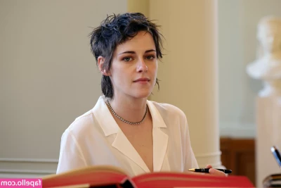 Kristen Stewart [ kristen-stewart ] - This should be you instead  have you seen this full video  in ride