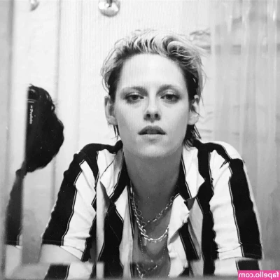 Kristen Stewart [ kristen-stewart ] - Hello love, I leave you 5 photos of my beautiful tongue and my ass so