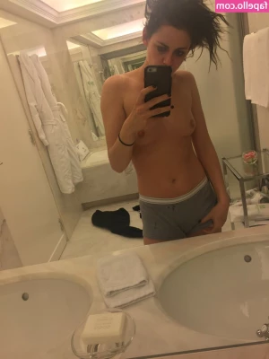 Kristen Stewart [ kristen-stewart ] - Girls just wanna have fun 😜 get ready for an incredible set with