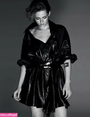 Kristen Stewart [ kristen-stewart ] - Eu só queria estudar    Mas a bucetinha começa a pulsar pensando em