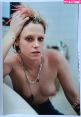 Kristen Stewart [ kristen-stewart ] - I dropped the towel 🙈🙈
