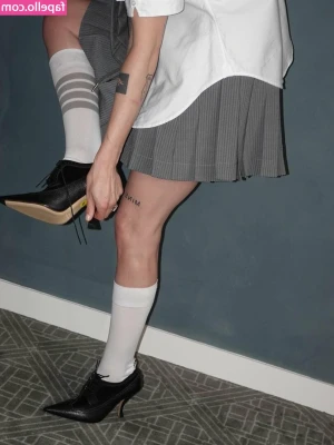 Kristen Stewart [ kristen-stewart ] - Still alive! Just an insanely busy last... month? LOL well,