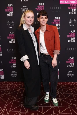 Kristen Stewart [ kristen-stewart ] - Heyyy boysss🥰 I woke up super wet and had the idea to be active