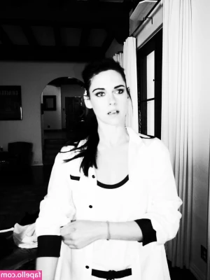 Kristen Stewart [ kristen-stewart ] - Cameltoe che voglio sbatterti in faccia obbligandoti a leccarmela