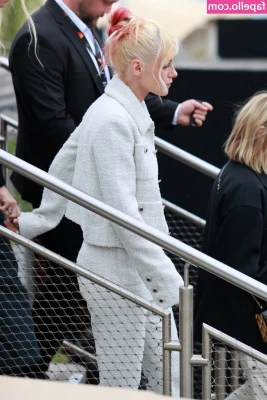 Kristen Stewart [ kristen-stewart ] - I’ll be back with some sort of consistent posting schedule soon and