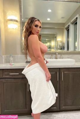 Mia James [ mia-james ] - I didn't forget what today is thong Thursday