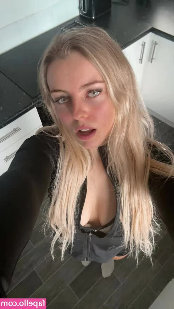 Mai Summers [ mai-summers ] - GOOD EVENING YOU Sexxxxxy bunch 🍑