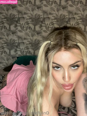 lyamissy - You love me teasing and stripping for you  don t you