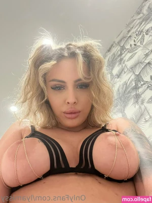 lyamissy - Does your D*CK twitch for plastic girls? 😈😈😈