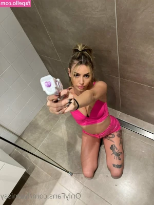 lyamissy - I’ll hold the raffle for who wins the video message from me this