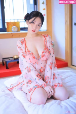 Yeon Woo [ yeon-woo ] - Te gusto con las gafitas ?🙈😳