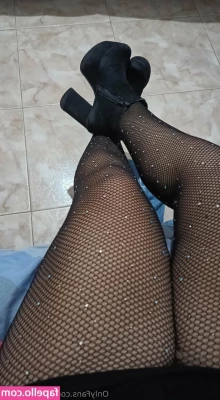 favoritenicol - This post called  FML  I sprained my MCL and so I cannot workout or