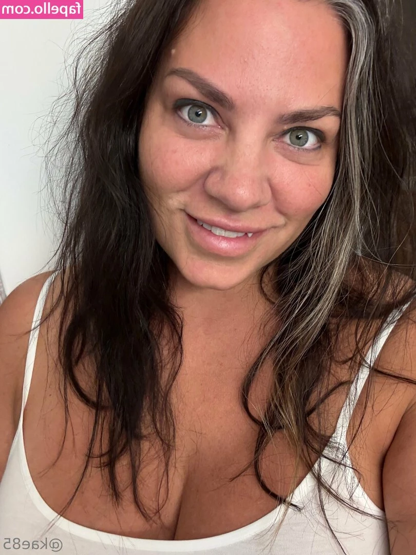 Kae85 - Spelling bee with Jinx! Don't be shy, swipe! 🥰🥰🥰