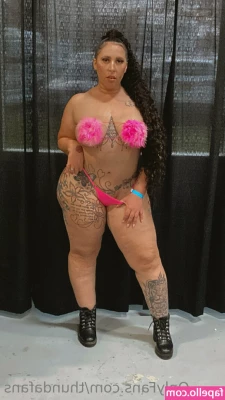 thundafans - 🐍 Lucky bitch.