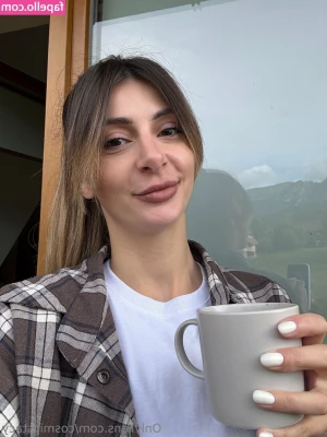 cosmicstacy - Buenos días bbs, les voy a soltar tres fotitos con adelanto de lo