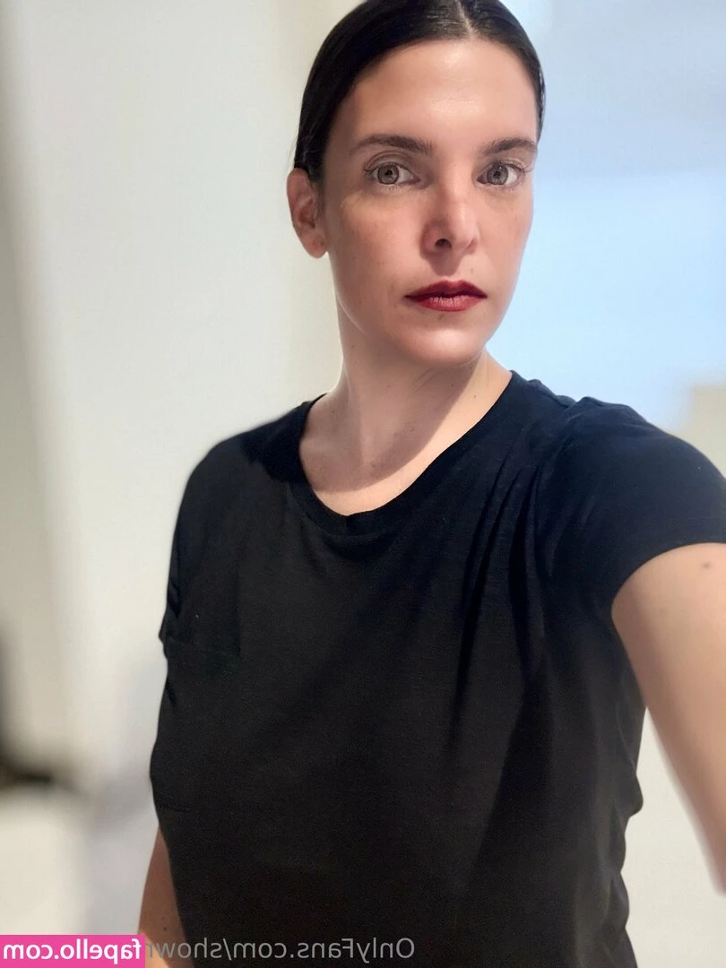 showmethemoni [ showmethemoni-1 ] - What am I thinking about   Let me give you a hint    My   on your  