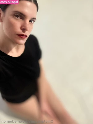 showmethemoni [ showmethemoni-1 ] - When in doubt, wear black 🖤🖤