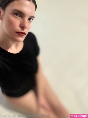 showmethemoni [ showmethemoni-1 ] - psilocybinqween Subscribe to this cutie for  5  Read her bio for more