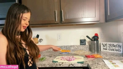 thekaylaroseshow - Hi baby’s I made a  New strip down video in my sexy yellow