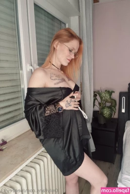 Neezey93 - My pussy is so lonely during lockdown 😿