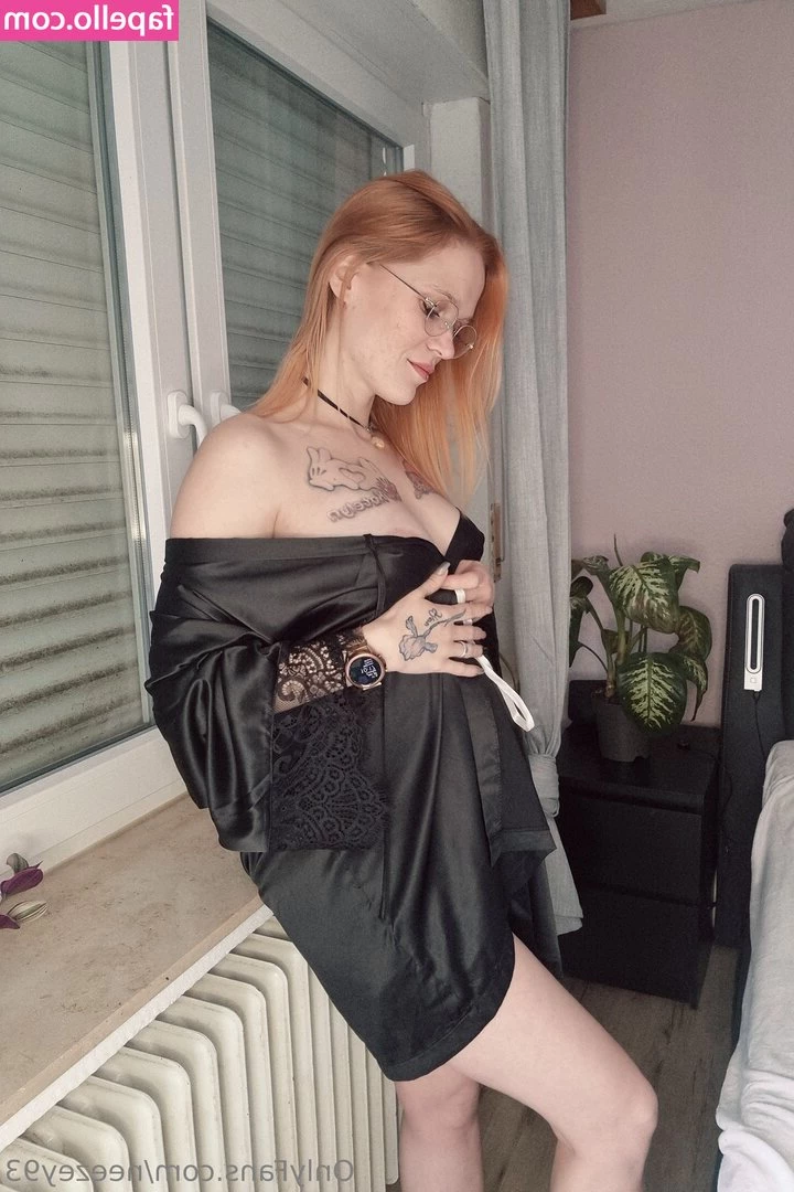 Neezey93 - My lovers , you like this outfit ? ❤️💧