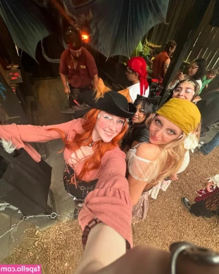 Daragrj - Hey bby  comment below    if you want a three minute video That ends