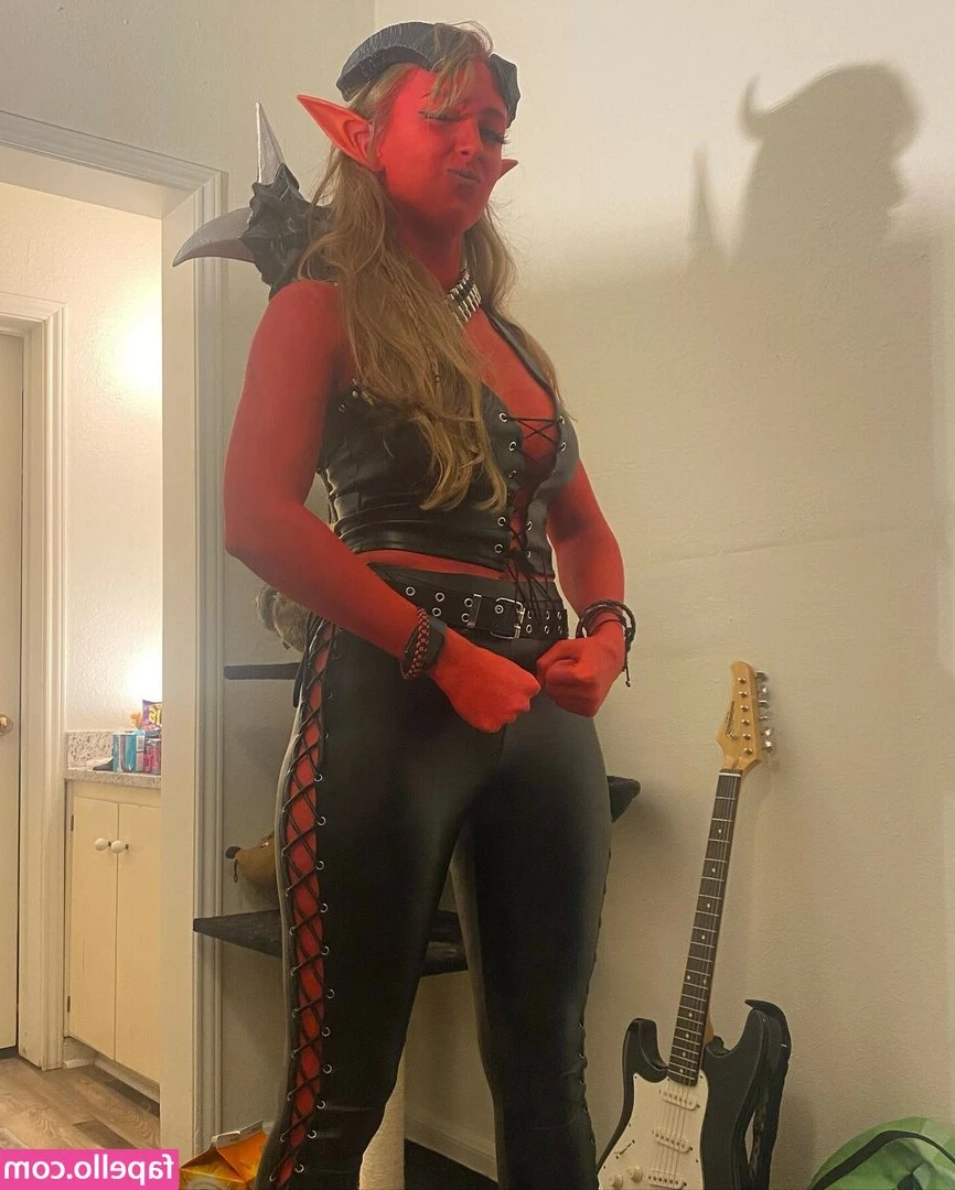 Daragrj - Awe a sweet little strawberry girl