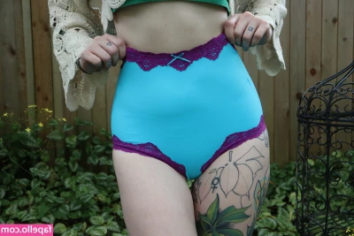 GoAskAlex [ goaskalex-3 ] - Trying on Panties  Did this a while back but here's the recording I