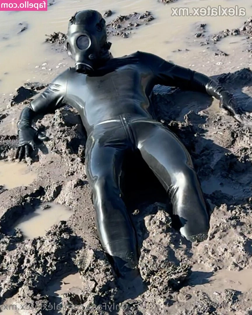 alexlatex.mx [ alexlatex-mx ] - Which hole would you choose? 🫣