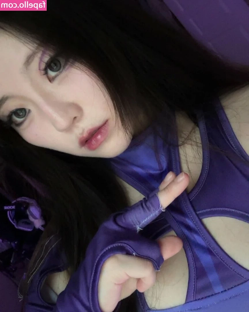 Starriebun - Check your inbox for a full length oiled twerking and spanking video