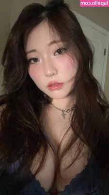 Starriebun - Dm me    alice_shea   I do everything  and today I made my page free