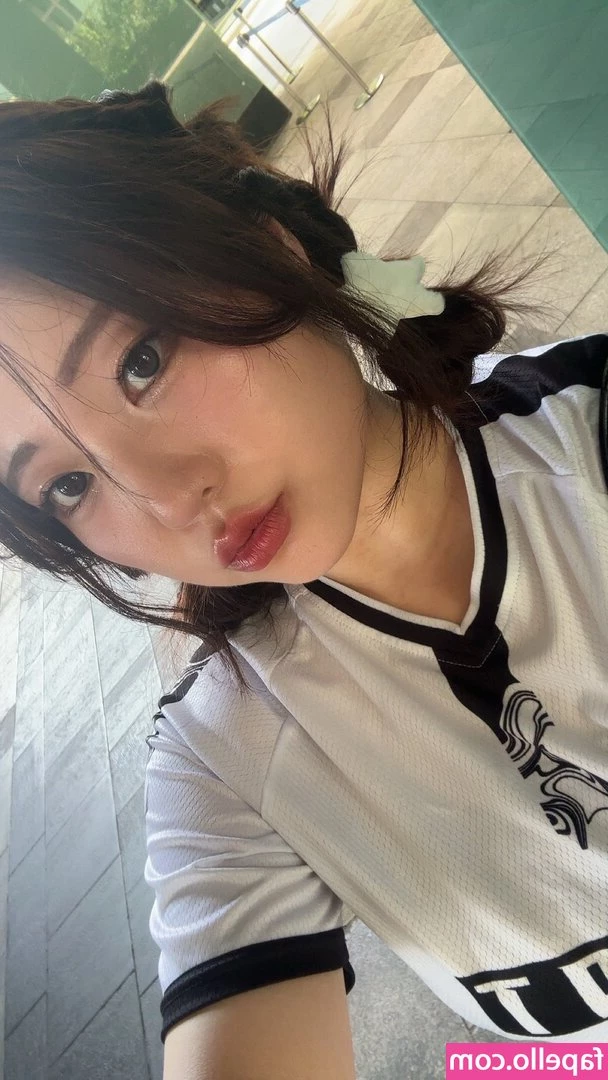 Starriebun - After showing my tits in the train I was so horny that I had to go to