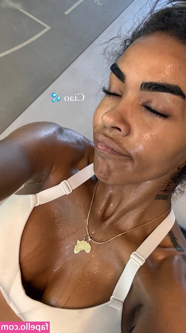Alicia Awa [ alicia-awa ] - Going to salon to hopefully get my my face look good for an upcoming