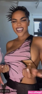 Alicia Awa [ alicia-awa ] - Voici les photos d'une culotte en vente, j'ai encore quelques