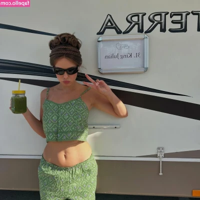 Millie Bobby Brown [ millie-bobby-brown-1 ] - Got some great requests for some sexy vids including Pup. Gonna be