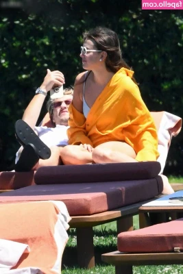 Millie Bobby Brown [ millie-bobby-brown-1 ] - Mmmm lechita por la mañana mmm👅👅👅👅