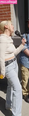 Millie Bobby Brown [ millie-bobby-brown-1 ] - Monday love to all my fabulous guys out there!! Here’s some love