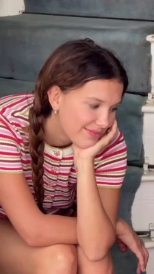 Millie Bobby Brown [ millie-bobby-brown-1 ] - Yes it's a real pumpkin 🎃😜💋