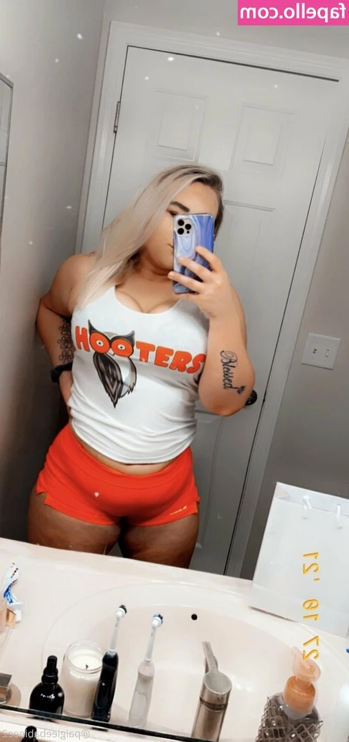 paigeyiscreamy - Just for clarification , only resubs will be receiving uncensored