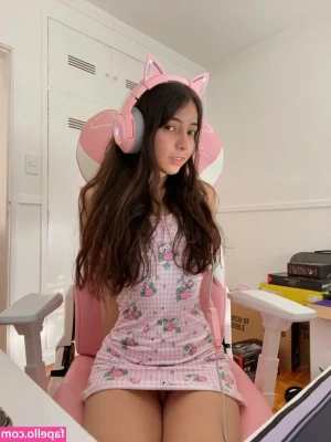 Caroline Lopes [ caroline-lopes ] - Happy Easter  Sorry I ve been MIA  btw fb deleted my profile I didn t