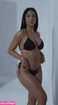 Georgina Rodriguez [ georgina-rodriguez ] - Does my ass get you hard? 🍑😈