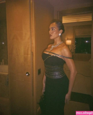 Georgina Rodriguez [ georgina-rodriguez ] - I've been such a good girl this year Santa