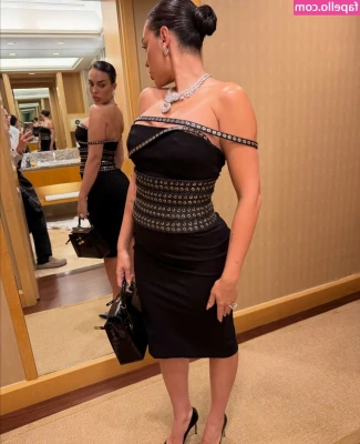 Georgina Rodriguez [ georgina-rodriguez ] - Hope I don’t get walked in on 🙈🙈