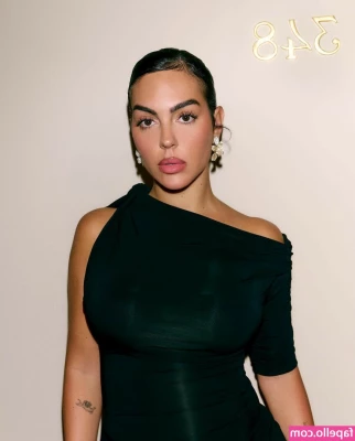 Georgina Rodriguez [ georgina-rodriguez ] - Risky moves only