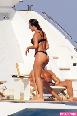 Georgina Rodriguez [ georgina-rodriguez ] - Do you like this view? 10 mins horny video for you.❤️ 