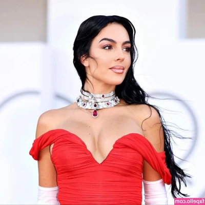 Georgina Rodriguez [ georgina-rodriguez ] - Who doesn t love a little head